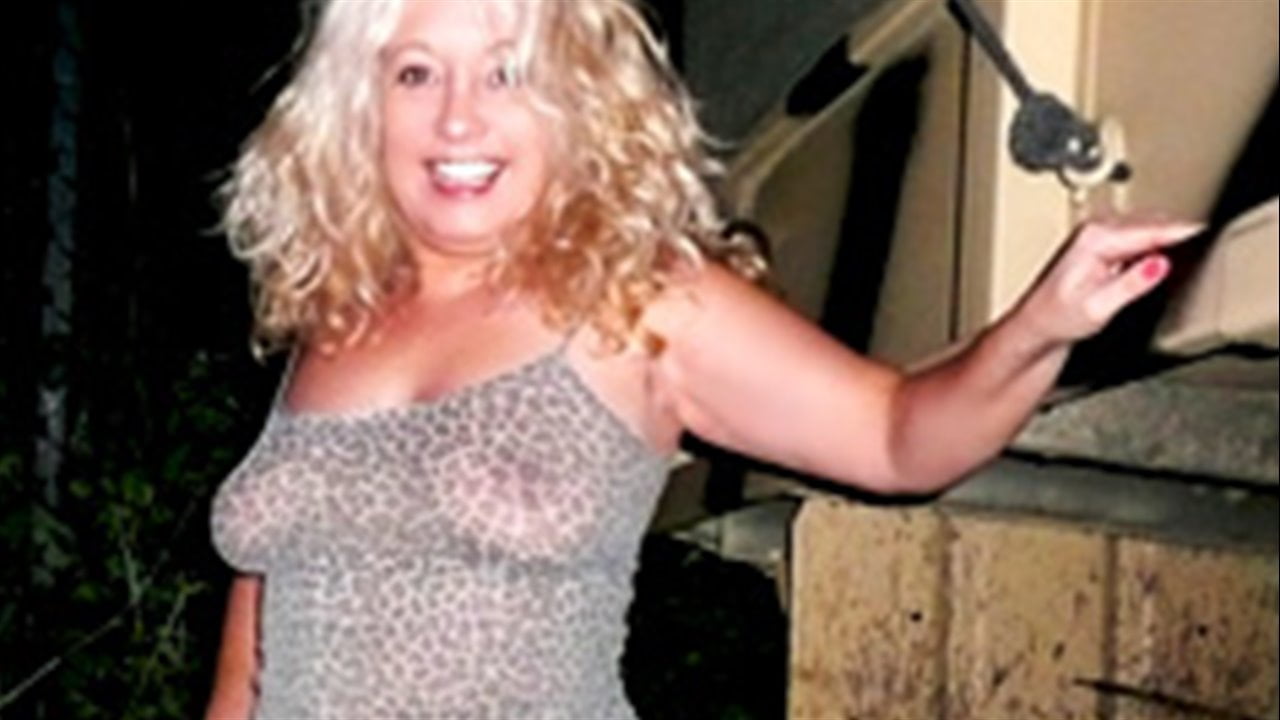 ▷ Ember Jones in A Return To Dogging | Free video from Killergram
