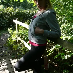 Ariana Kaye in 'Killergram' Caught Out Dogging (Thumbnail 7)
