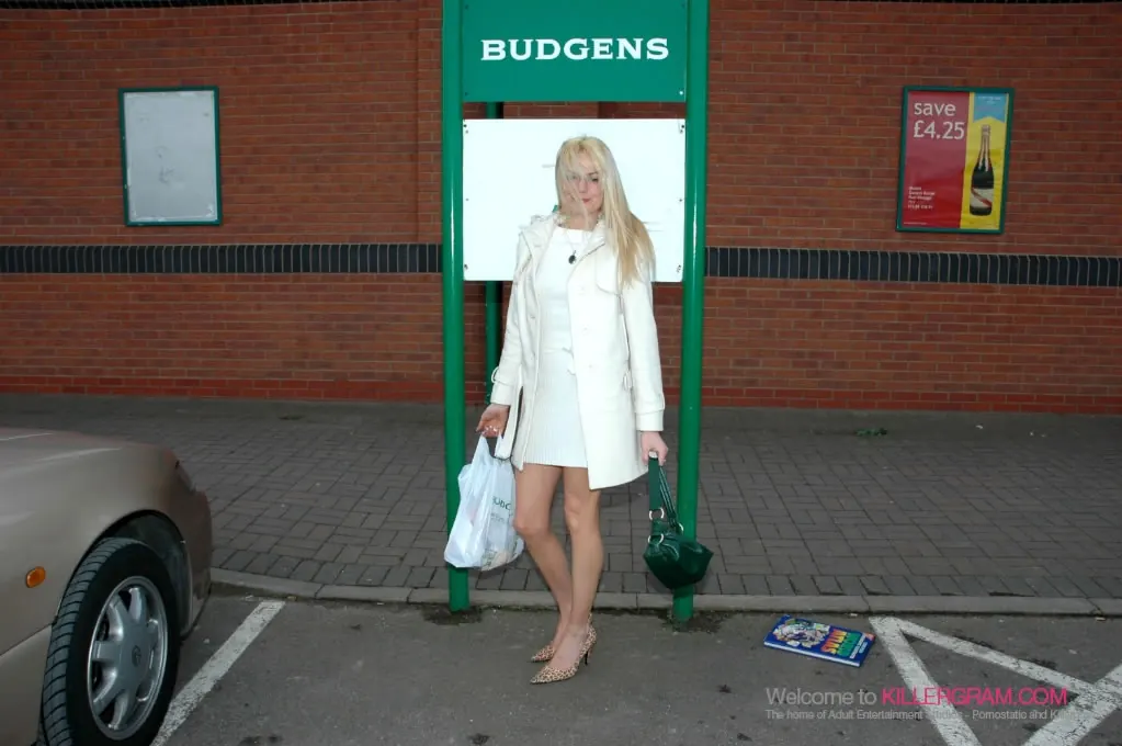 Killergram 'A Supermarket Sweep' starring Ava Martin (Photo 1)