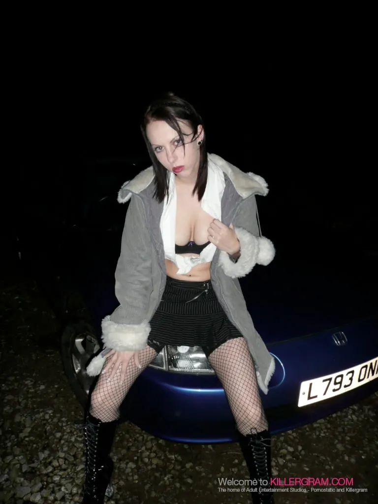 Killergram 'The Dogging Dominatrix' starring Emily X (Photo 1)