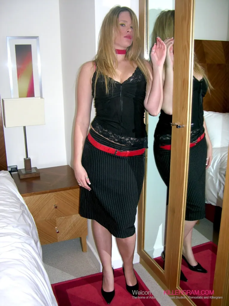 Killergram 'Deep Swinging Hung Fuck' starring Felicity Grace (Photo 1)