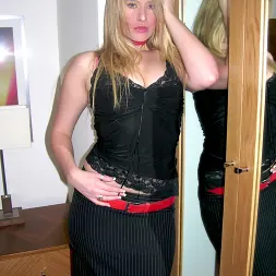 Felicity Grace in 'Killergram' Deep Swinging Hung Fuck (Thumbnail 2)