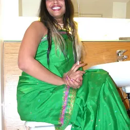 Jasmine Sharma in 'Killergram' Shy for The First Time (Thumbnail 2)