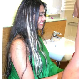 Jasmine Sharma in 'Killergram' Shy for The First Time (Thumbnail 5)