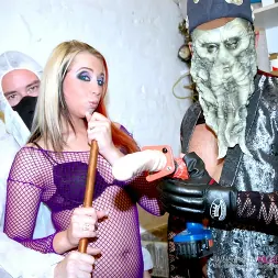 Lee Logan in 'Killergram' Take the Semen Bitch (Thumbnail 9)