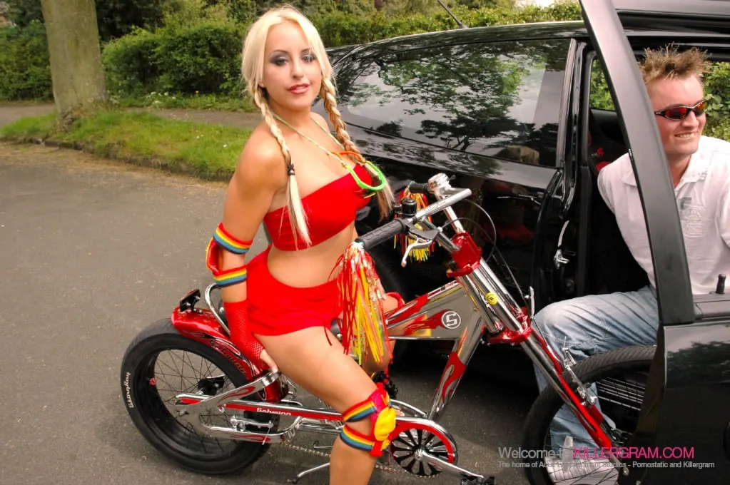 Killergram 'Little Red Riding Slut' starring Natalie Heck (Photo 4)